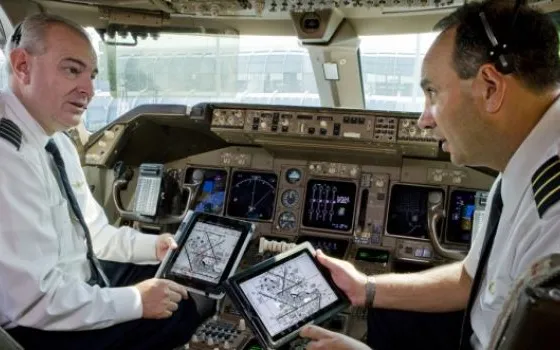 iPad fa risparmiare a Qantas 5.500 tonnellate di carta l'anno