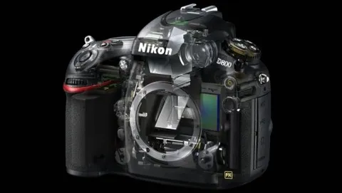 Nikon D800, assistenza per l'autofocus: il firmware non basta