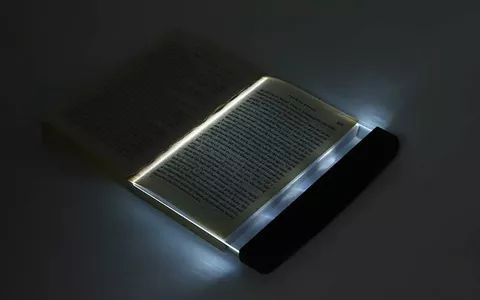Luce notturna a LED a forma di libro: GENIALATA per la lettura al buio a  soli 7€ - Webnews