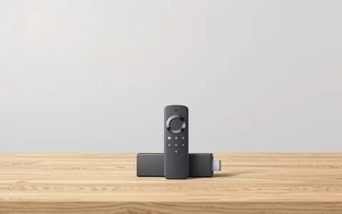 Amazon blocca le app pirata su Fire TV Stick: cosa rischi e come evitarlo