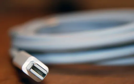 Cavi Thunderbolt in fibra ottica, inizia la produzione di massa