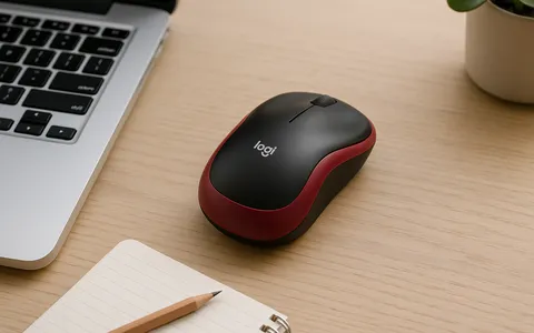Questo mouse wireless Logitech è leggero e compatto, anche nel prezzo