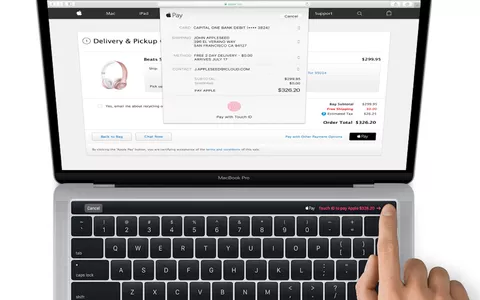 MacBook Pro con 'Magic Toolbar,' Apple si lascia scappare le immagini dei nuovi portatili