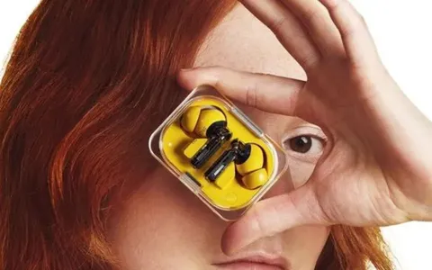Se ami correre con la musica nelle orecchie, compra gli auricolari Nothing Ear (a)