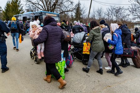 Ucraina, come inviare aiuti umanitari ai profughi con Amazon
