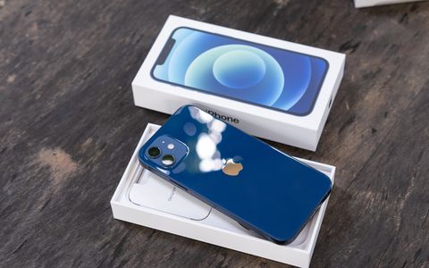 iPhone 12 64GB Azzurro in super sconto: ora a 648 euro