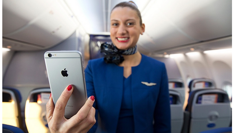 iPhone 6 Plus in dotazione agli assistenti di volo di United Airlines
