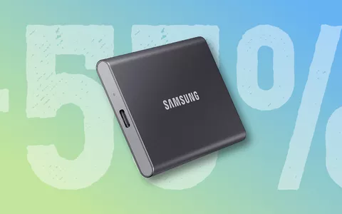 SSD esterno portatile Samsung Memorie T7: il prezzo PRECIPITA con lo sconto del 55%