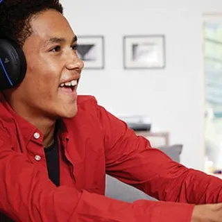 Sony, arrivano le cuffie wireless Pulse per PS4