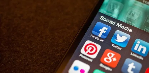 Apple pensa a integrare LinkedIn in iOS 7