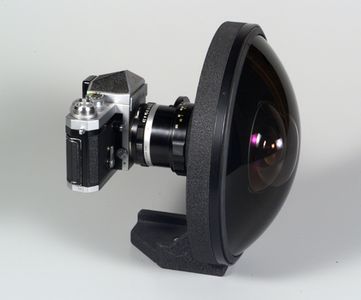 C-4 Optics 4.9mm f/3.5: il fish eye estremo