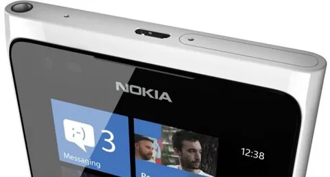 Leggibilità al sole, vince il Nokia Lumia 900