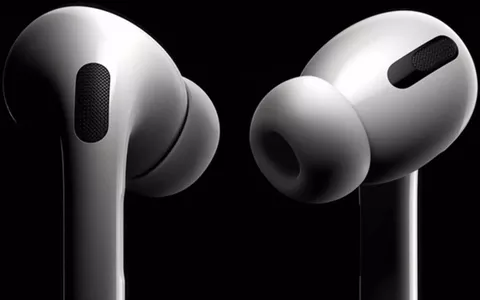 Apple aggiorna il software degli AirPods Pro 2 e degli AirPods 4