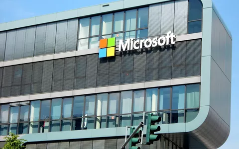Falla Microsoft: migliaia di aziende italiane sotto attacco hacker