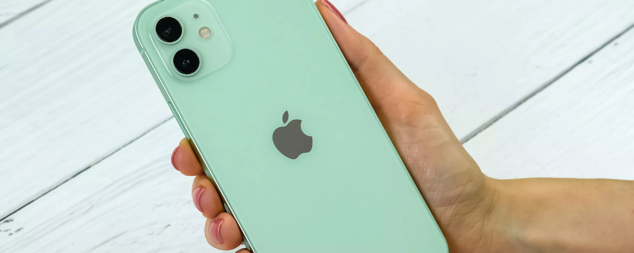 Apple iPhone 15 (256 GB) verde: l'offerta eBay è di quelle IRRINUNCIABILI (-140€)