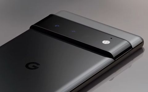 Nera tempesta, il Google Pixel 6 è scontato oggi di 200€ su Amazon