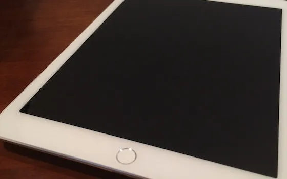 iPad Air 2, finiture dorate e display laminato anti-riflesso all'evento del 9?