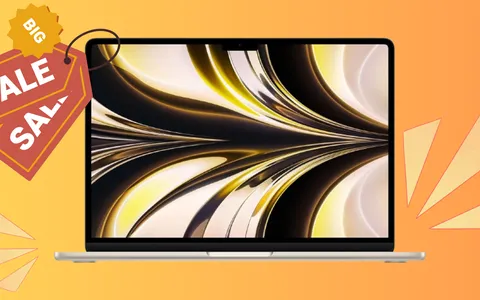 Apple MacBook Air 2022 con chip M2 a 270€ in meno: ancora per poco su Amazon