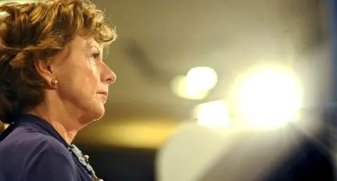Neelie Kroes invita l'AGCOM a rifare i calcoli
