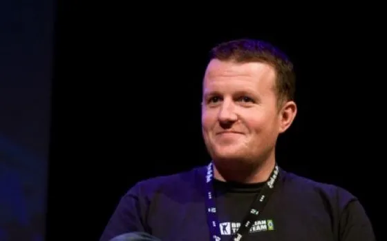 Lee Brimelow, di Adobe, non le manda a dire e risponde ad Apple
