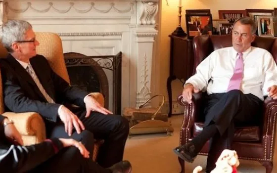 Tim Cook a colloquio con il presidente della Camera John Boehner