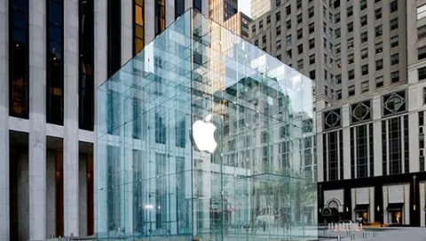Apple spende 6,5 milioni di dollari per ristrutturare l'entrata dello Store sulla Fifth Avenue a New York