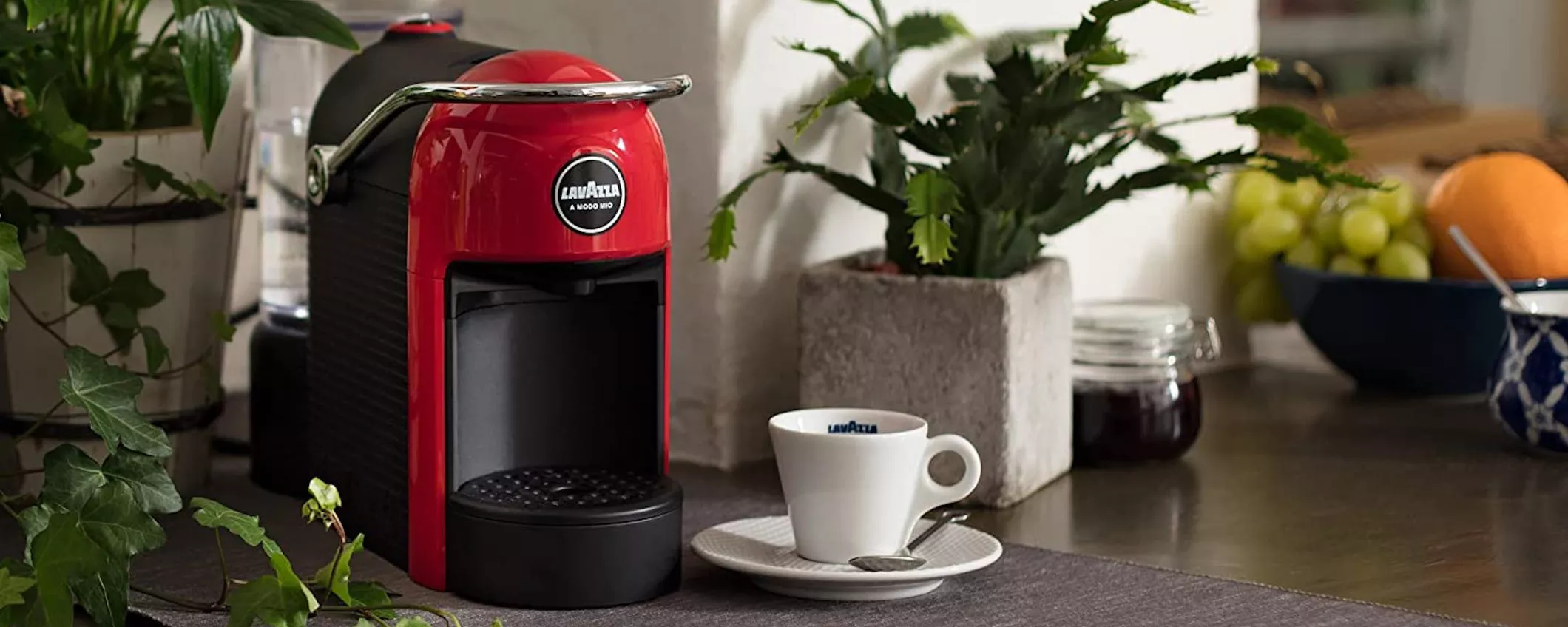 Macchina per caffè LAVAZZA A Modo Mio JOLIE in sconto del 30% su Amazon