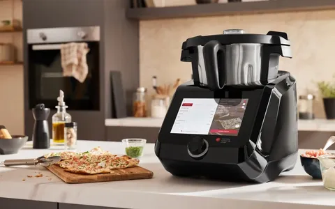 Monsieur Cuisine Smart di Lidl: il robot da cucina che batte il Bimby torna in offerta
