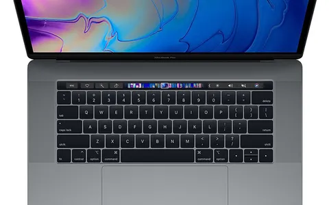 MacBook con tasti 