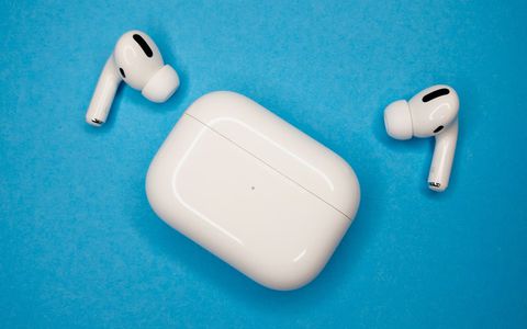 AirPods Pro: i SUPER auricolari wireless di Apple sono SCONTATI di 62 euro