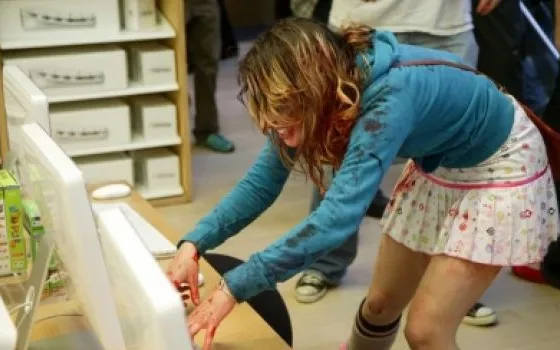 Zombie all'Apple Store di San Francisco