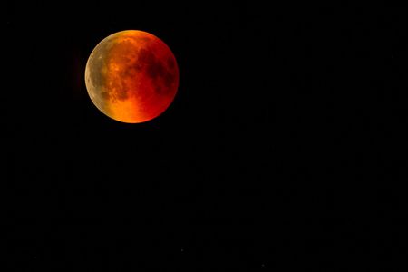 Luna Rossa ad aprile: ecco quando vederla