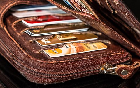 Esiste un'alternativa alle carte di credito slegata dalle banche?