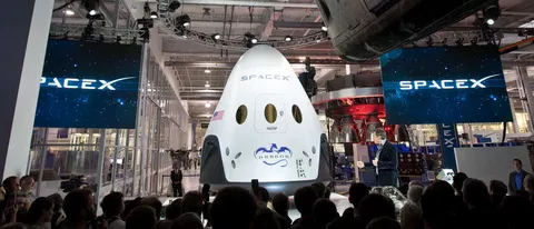 SpaceX Dragon V2, un taxi per lo spazio