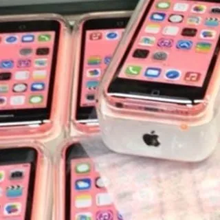 iPhone 5C: online confezioni e packaging