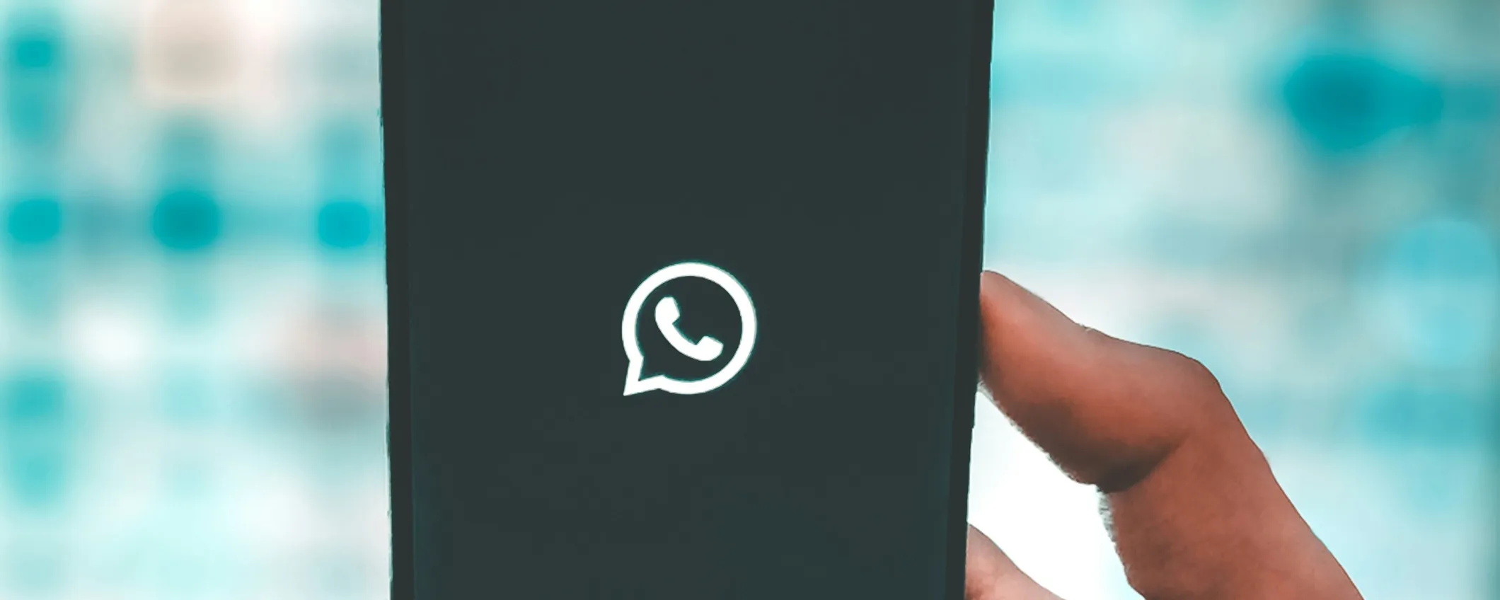 WhatsApp si rifà il look: come cambia l'interfaccia dell'app