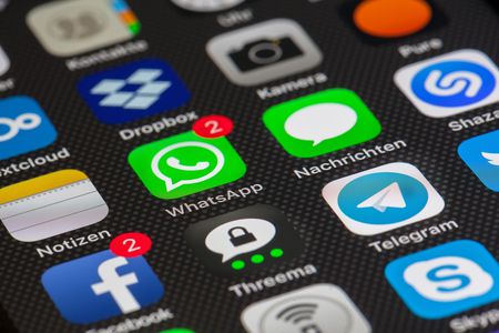 La UE vuole l'integrazione tra iMessage, WhatsApp e FB Messenger