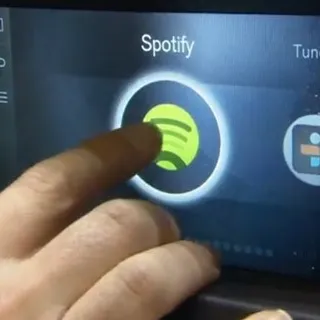 Spotify anche sulle automobili Volvo