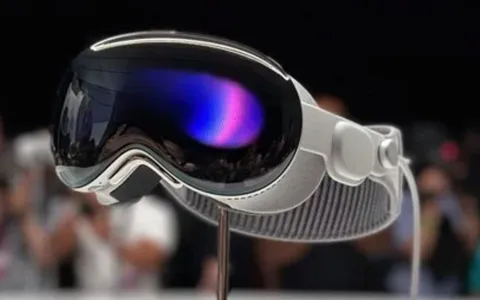 Apple Vision Pro: problemi di assemblaggio ostacolano la produzione