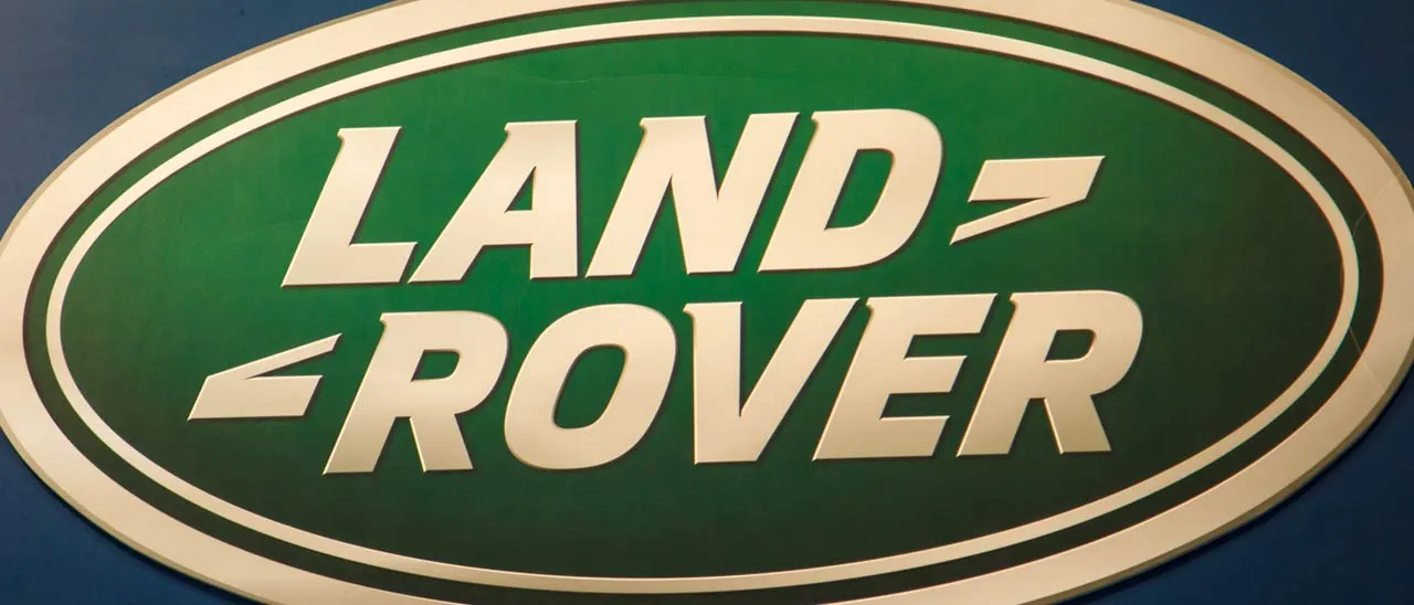 Il cofano trasparente di Land Rover