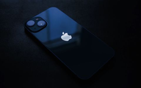 Apple iPhone 14 (Mezzanotte), offerta PAZZESCA: 300€ di sconto su eBay