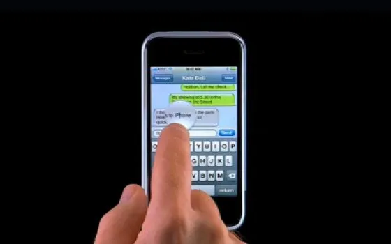 Digitare su iPhone: un video spiega come
