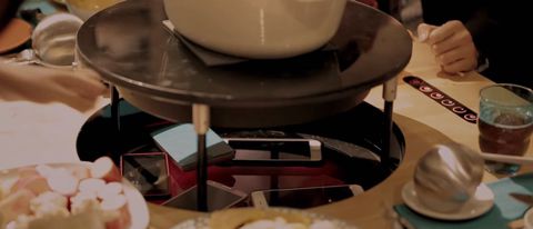 Ikea inventa il tavolo senza smartphone
