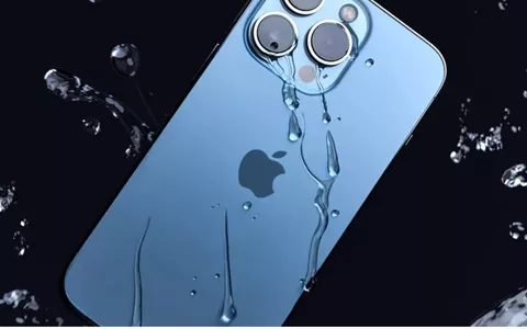 Ecco come viene testata la resistenza all'acqua e alle cadute di iPhone