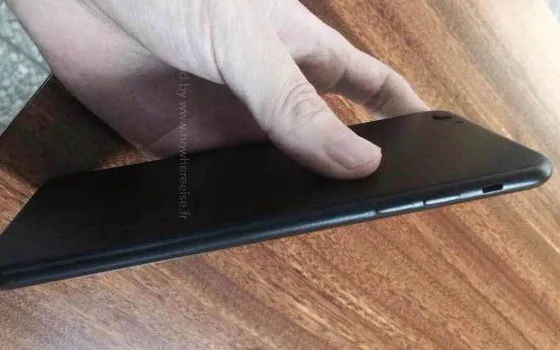 iPhone 6: un modello in scala conferma forma larga e sottile