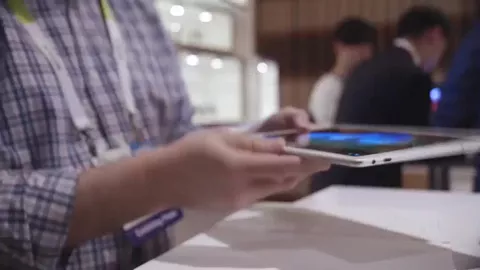 Il tablet Samsung Galaxy TabPro S con Windows 10