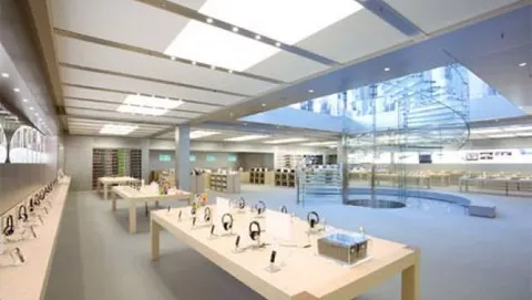 Apple taglia il nastro dei 250 retail store