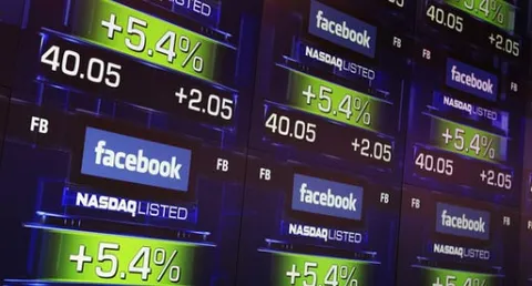 Facebook, +10% all'esordio a Wall Street