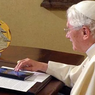 Dimissioni del Papa: le reazioni della Rete