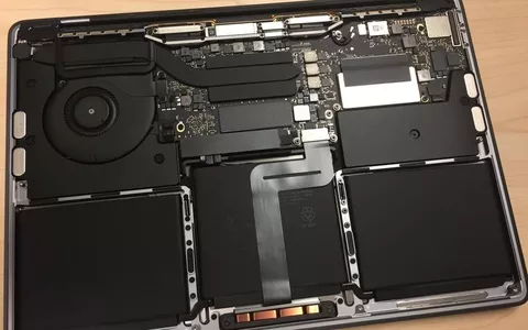 MacBook Pro, il teardown rivela una SSD sostituibile nel modello entry-level